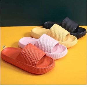 Mesh beach sandals (Set of 2)